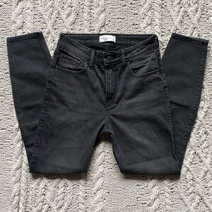 Abercrombie & Fitch - Black 90’s High Rise Modern Skinny Jean, Size 26R